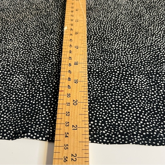 Elegant Black and White Speckled Blouse - Picture 3 of 4